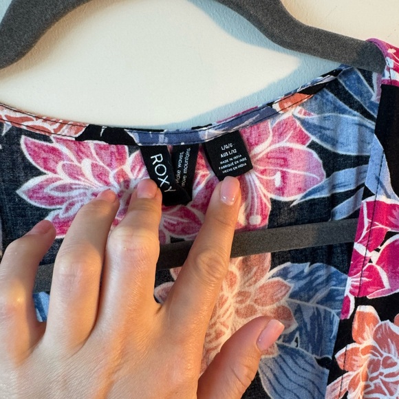 Floral Hawaiian 🌺 Button up dress - Picture 3 of 4